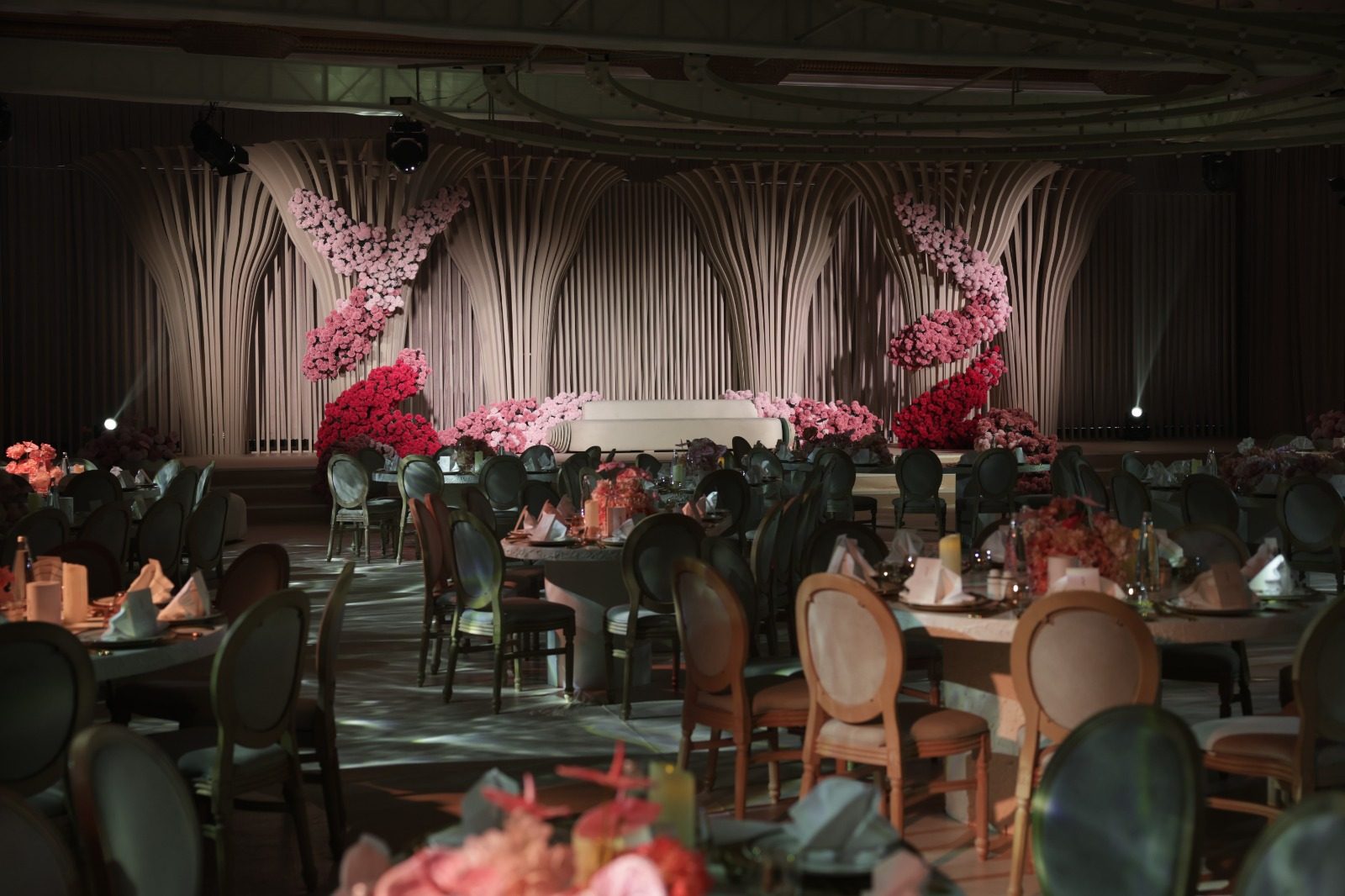 Florals above the guest tables